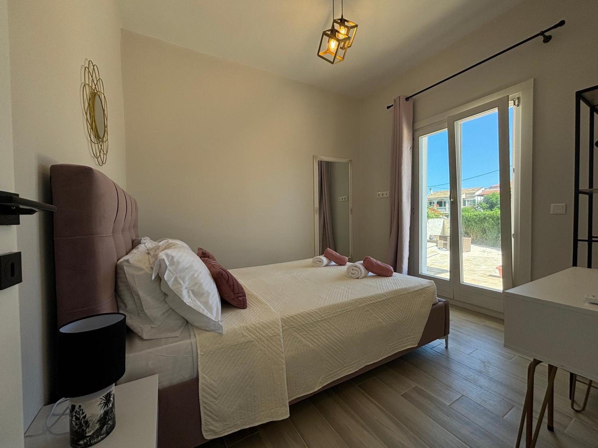 Mayflower Apartments Кассиопи Экстерьер фото