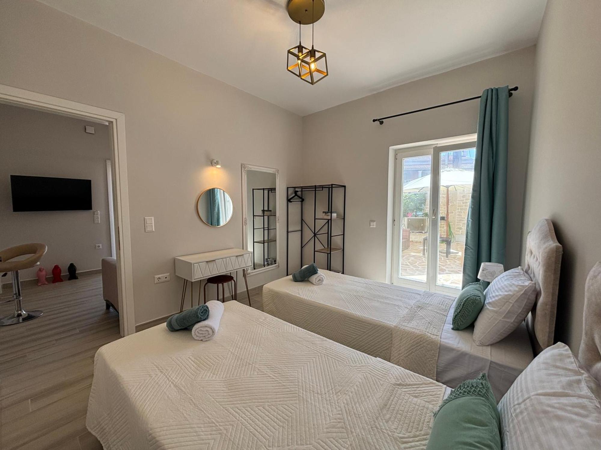 Mayflower Apartments Кассиопи Экстерьер фото