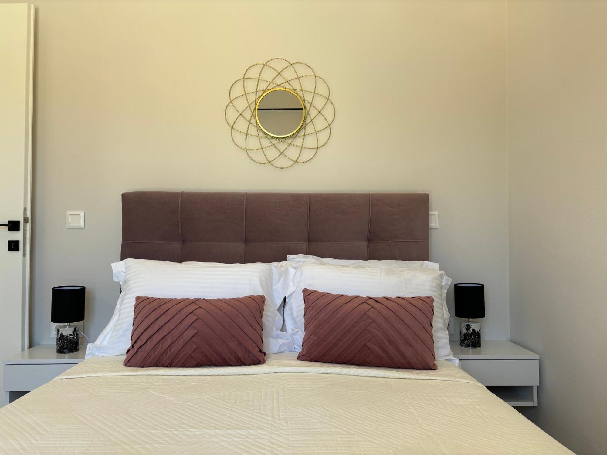 Mayflower Apartments Кассиопи Экстерьер фото